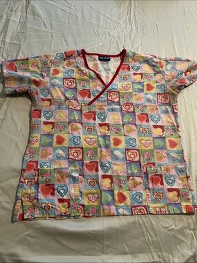 Colorful Heart Print Scrub Top - Red Trim
